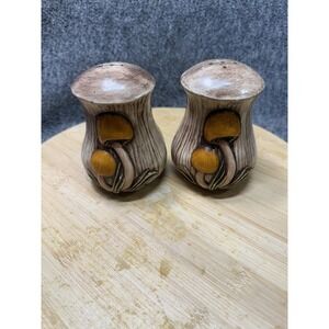 Ceramic Mushroom Salt Pepper Shakers Set Brown Yellow Retro Kitchen Decor